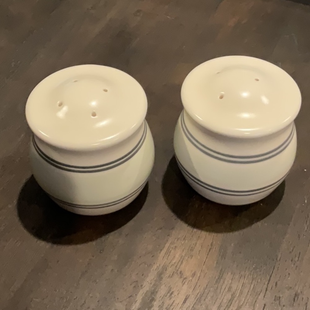 Pfaltzgraff Salt & Pepper shakers blue & pale green striped set great condition